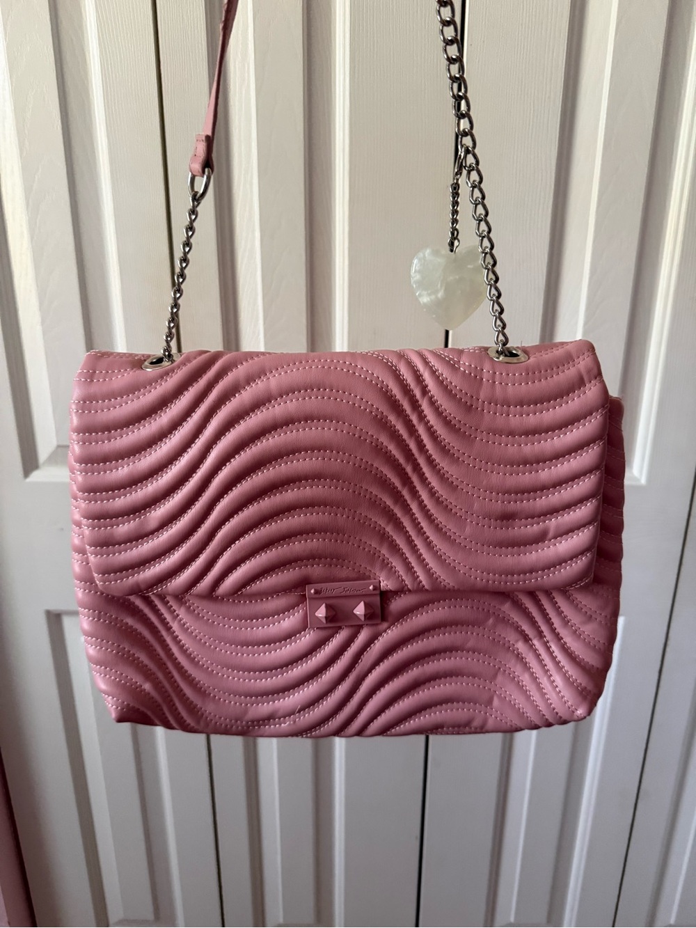 Quilted Wave-Pattern Pink Shoulder Bag